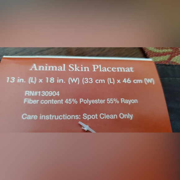 NWT 6 Placemats leopard pattern cut velvet on Chocolate Brown background - Picture 2 of 2